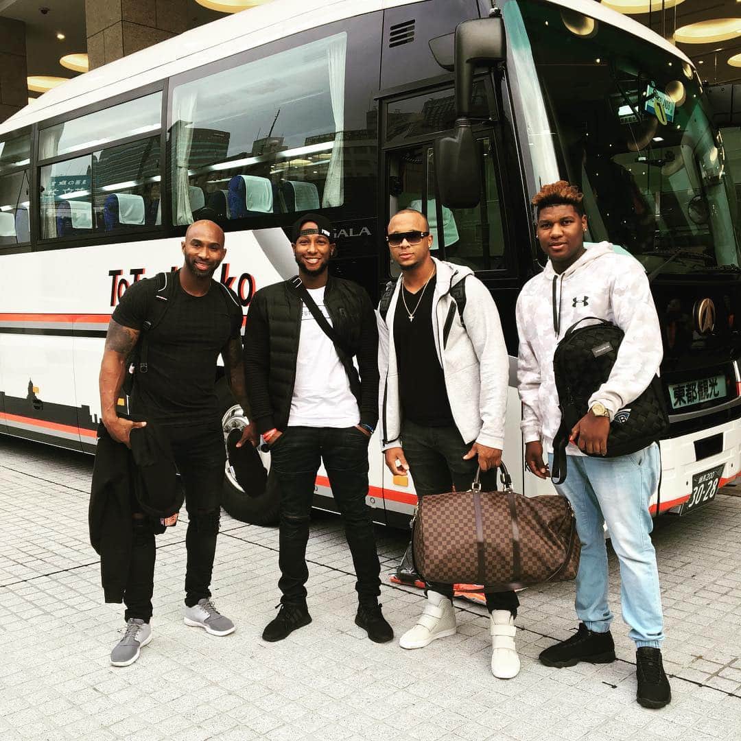ジュリクソン・プロファーのインスタグラム：「#YDK#bye bye 🇯🇵 see you in march#WBC#nostei sii @sws22sws22 keepitreal#deca tur dia」