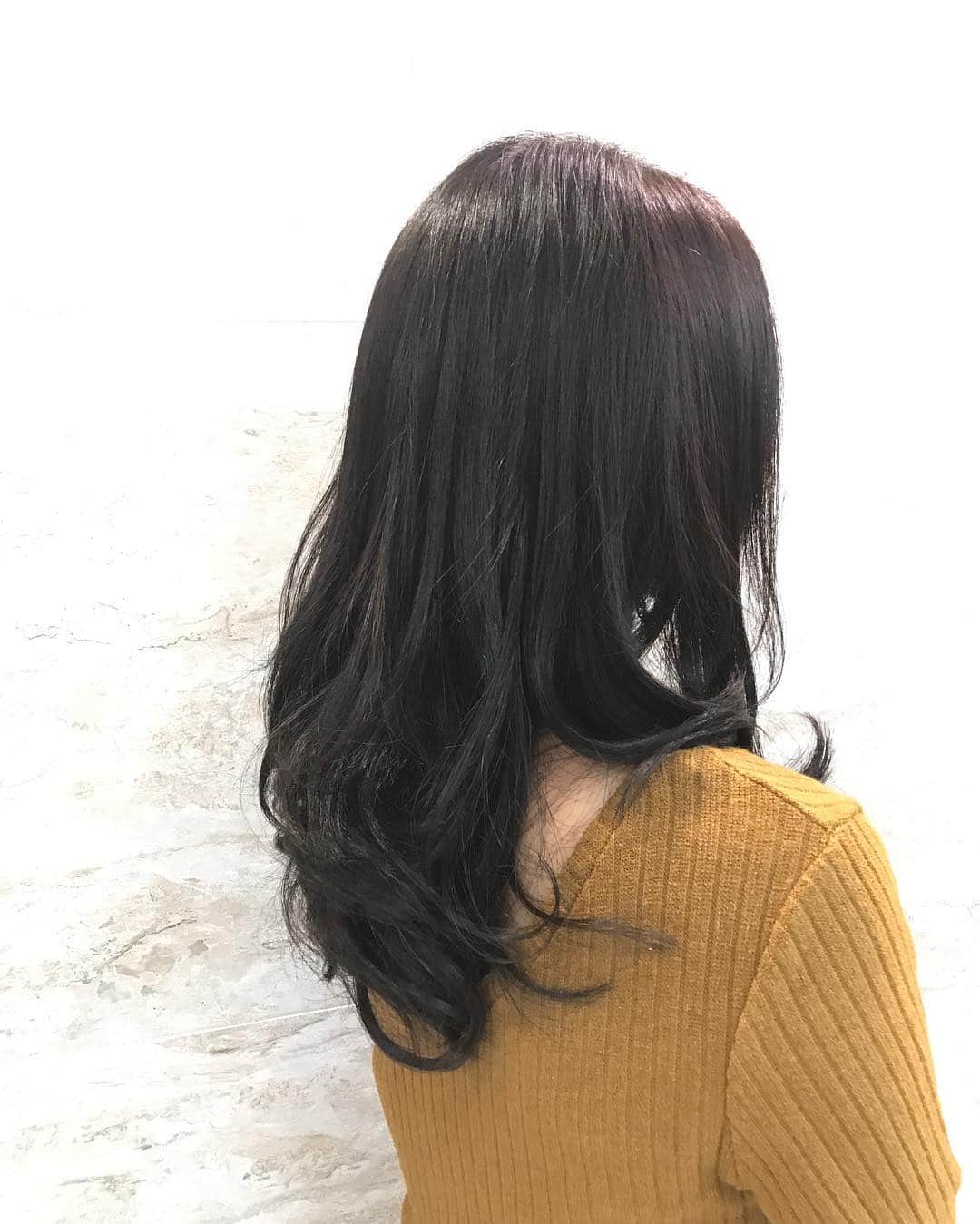 深沢あかりのインスタグラム：「NewHair💇🏻 黒髪が好きです🌹❤️ #hair #japanesegirl #blackhair」