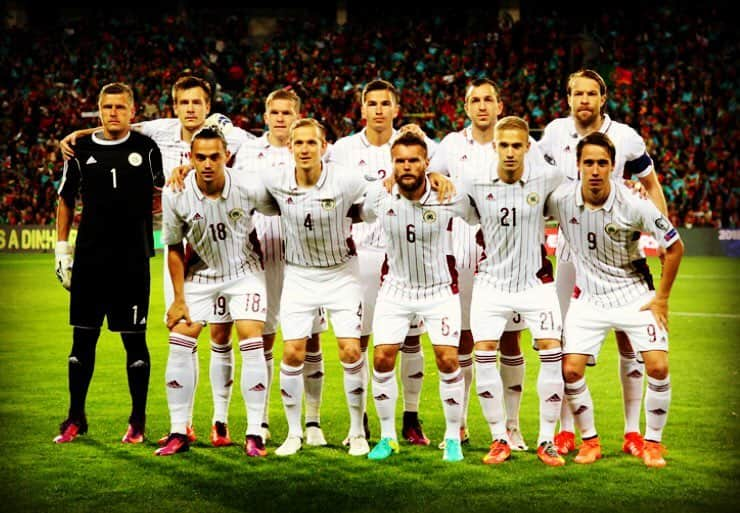 アルチョムス・ルドニェフスのインスタグラム：「Latvian National Team🇱🇻 vs Portugal 🇵🇹 #effzeh #fckoeln #lechpoznan #hsv #🇱🇻」