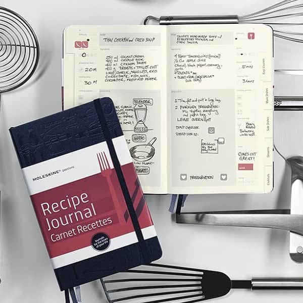 moleskine_jpのインスタグラム：「「パッションジャーナル」は、あなたが情熱を一身にかたむけているものを記録できるようデザインされました。 . 例えば、グルメな人には、オリジナルレシピや秘密の材料を書き留めておくことのできる「レシピジャーナル」を… . #モレスキン #moleskineJP」
