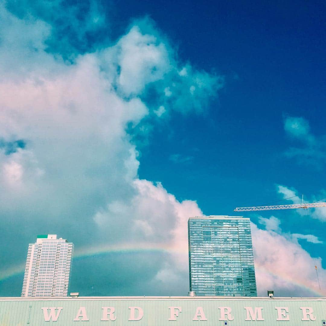 #RINKAgramHawaiiのインスタグラム：「雨の多い最近のハワイだからこそ見られる贅沢🌈🌈 . #rinkagramhawaii #rinkagram #rainbow」