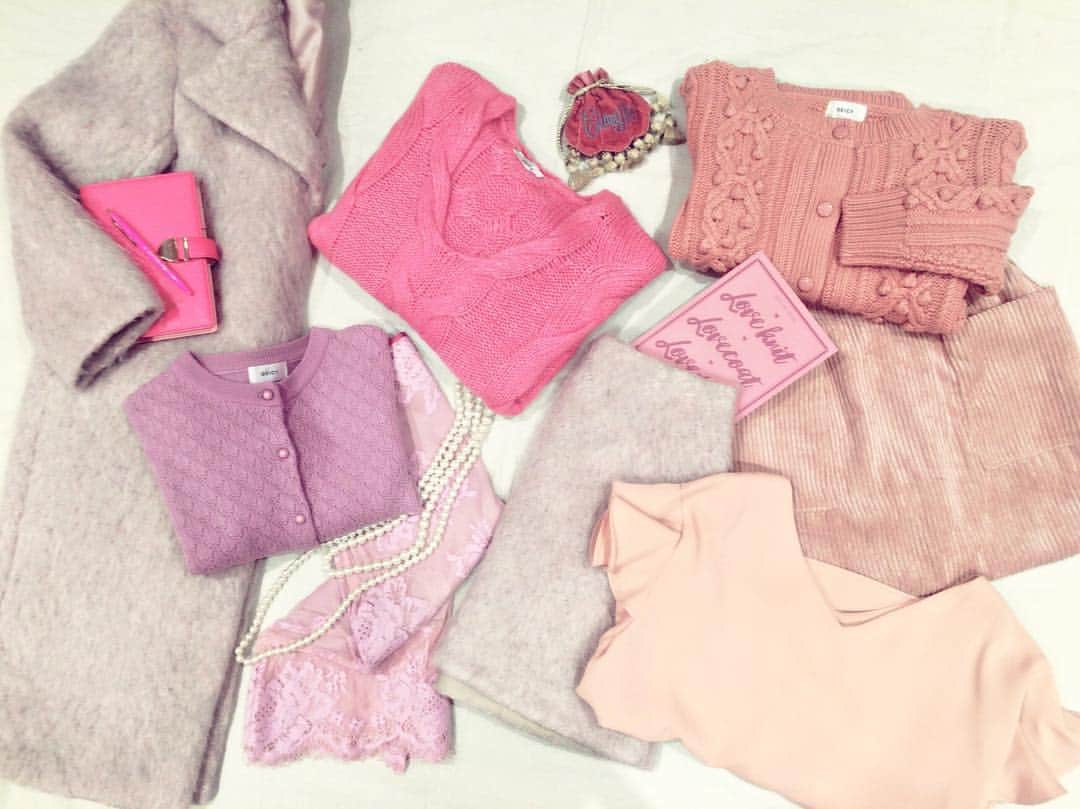 デイシーさんのインスタグラム写真 - (デイシーInstagram)「PINK and PINK…… I can't decide what to wear today!!👚👗💗 . #deicy #mecouture #deicynagoya #fashion #ootd #coordinate #outfit #pink #pinkitems #pinklover #lovepink #ピンク」12月11日 12時45分 - deicy_official