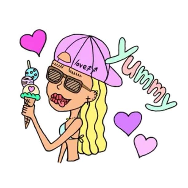 イラストレーターbebeのインスタグラム：「私の絵の色付けmovie💗🍦． 完成までの道のり✍🏽🌹． すごく細かいところから 配色まで全部 こだわって描いています🎨😛💜． @72.miki #bebemikiart ． ⇞⇞⇞⇞☼⇟⇟⇟⇟． #drawing #draw #art #artwork #illustration #illstagram #design #artmovie #arrow #free #beach #yummy #icecream #myart #myworld #bebeart #genic_mag #イラスト #アート #絵 #iPhoneケース #完成までの道のり」