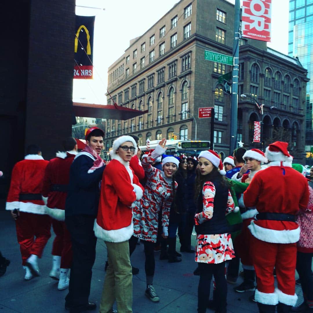 THE RiCECOOKERSのインスタグラム：「A scene from yesterday. Crazy Santas dominated the city. #thericecookers #rockband #alternative #newyork #santacon」