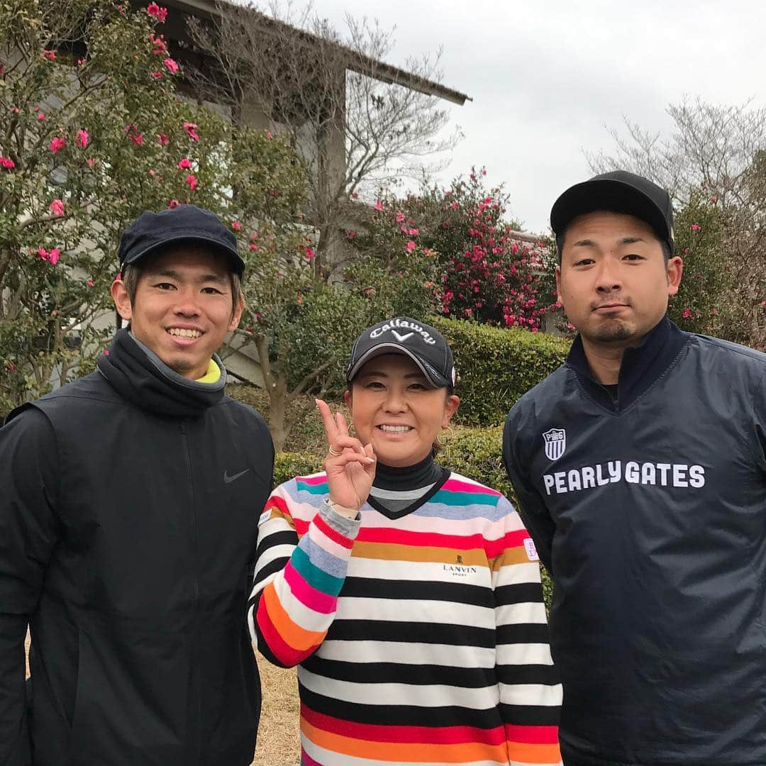 佐伯三貴さんのインスタグラム写真 - (佐伯三貴Instagram)「今日は広島県スポーツ振興チャリティーゴルフ！！！ サンフレッチェの塩谷くんとカープのカピバラ長男の今村くん⑅◡̈*. 楽しかったぁー♡( •ॢ◡-ॢ)✧˖° ♡  #広島県スポーツ振興チャリティーゴルフ #サンフレッチェ広島 #塩谷司 #広島東洋カープ #今村猛 #佐伯三貴 #ゴルフ」12月12日 17時05分 - threeprecious