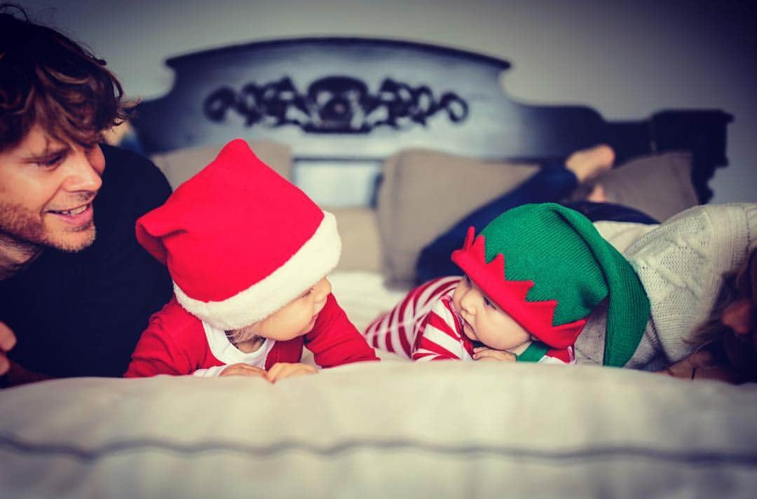 エリック・クリスチャン・オルセンさんのインスタグラム写真 - (エリック・クリスチャン・オルセンInstagram)「And what happened, then? Well, in Whoville they say - that the Grinch's small heart grew three sizes that day. And then - the true meaning of Christmas came through, and the Grinch found the strength of *ten* Grinches, plus two! ----- uggh baby cuteness overload. Heart. Melting. Thanks @jtunberg for always capturing more than just a picture.」12月13日 12時03分 - ericcolsen