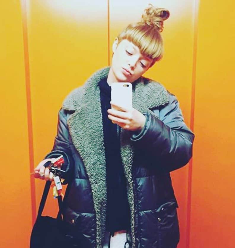 パッファのインスタグラム：「Thanks for the tag! @susie_ob_style looking cosy in our oversized longline bomber jacket with shearling shawl collar #asos #exclusive #winter #womensfashion #happycustomer」