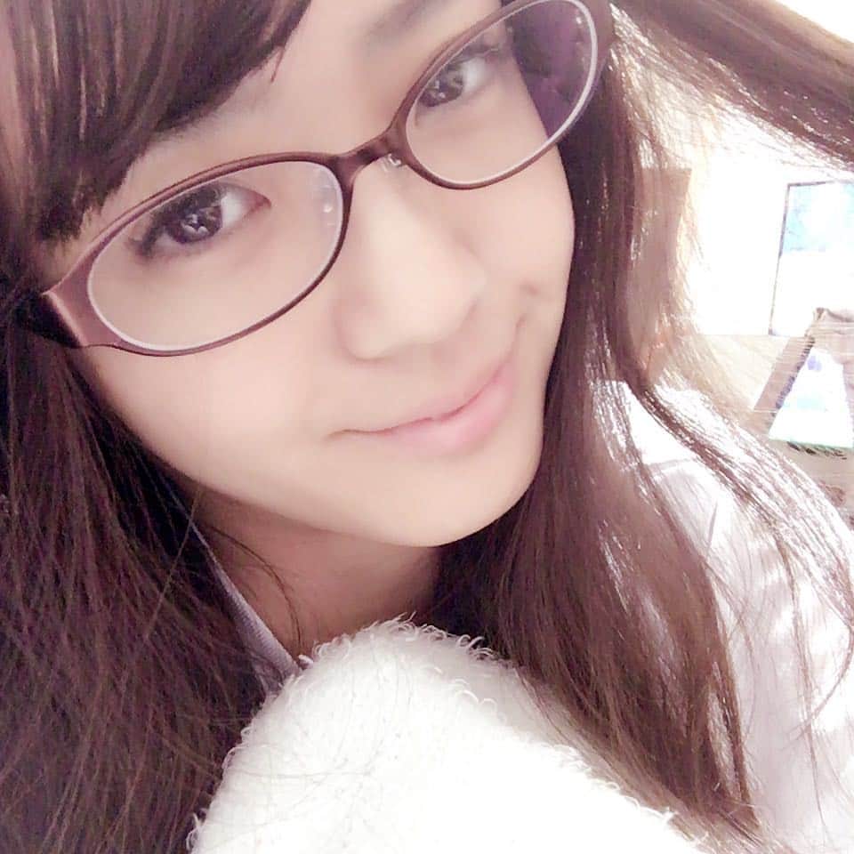 青山はなのインスタグラム：「#美容院 #メイク #まつエク  自分磨き楽しい♡」