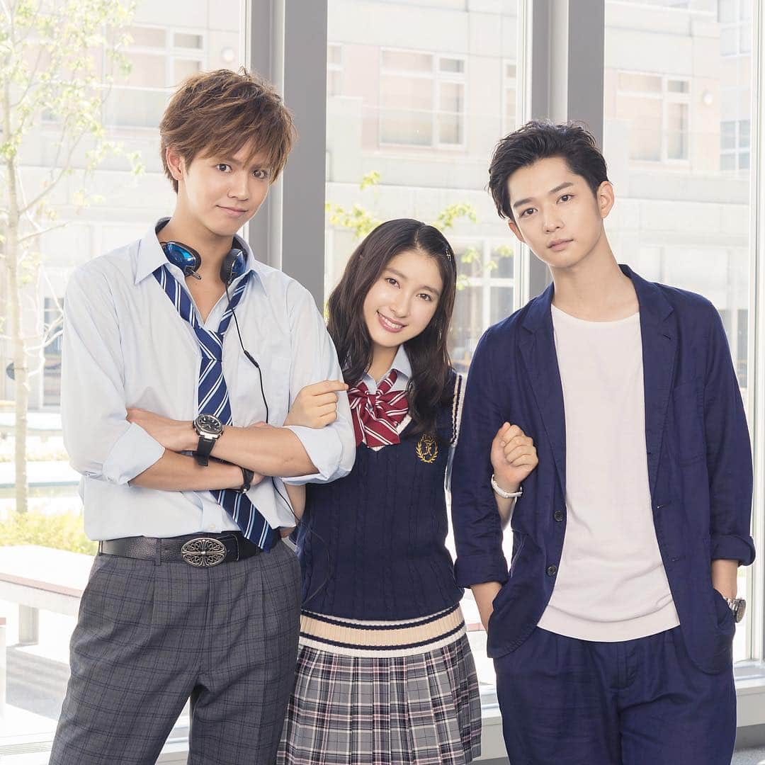 兄に愛されすぎて困ってますのインスタグラム：「映画『兄に愛されすぎて困ってます』公式アカウントを開設しました💕  これから公開まで、様々な写真をお届けいたします❗️映画公開は2017年夏☀️皆さまお楽しみに✨ #兄こま #土屋太鳳 #片寄涼太 #千葉雄大 #映画 #公式アカウント」