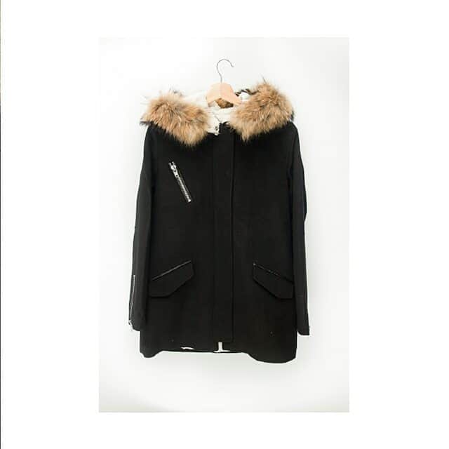 ドマのインスタグラム：「One of our picks #furcoat #winter #coat」