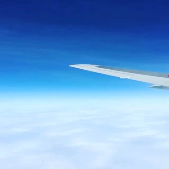 澤田南のインスタグラム：「off to Nagasaki…✈︎✈︎ 東京は曇ってたけど、雲の上はいつだって青空☺︎ #ボートレース大村 #チャレンジカップ」