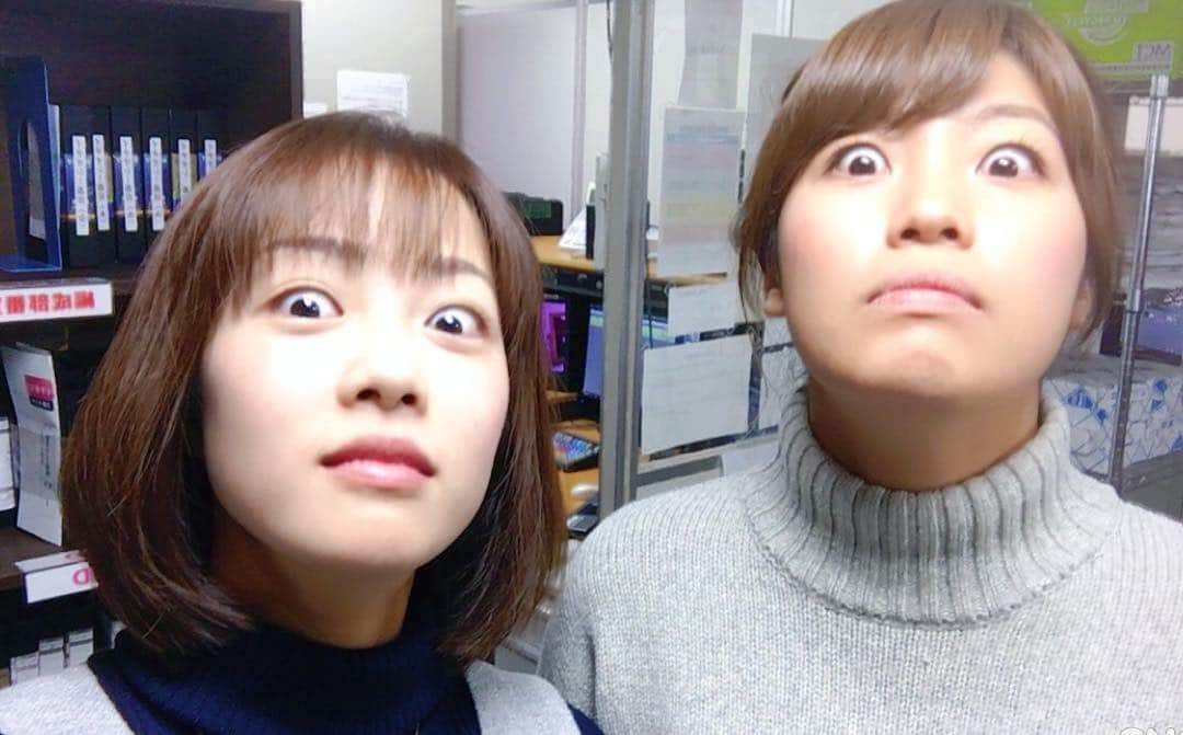高橋春花さんのインスタグラム写真 - (高橋春花Instagram)「同期の室岡アナ。 写真撮ろ〜！というと、 最近絶対この顔なんです… なぜ？笑  #真似してみた#見下されてる感#こわい#インスタに載せるよと言ってもこの顔#なかよし同期#心の支え#HTB#室岡里美#高橋春花」11月21日 15時00分 - htb_takahashiharuka