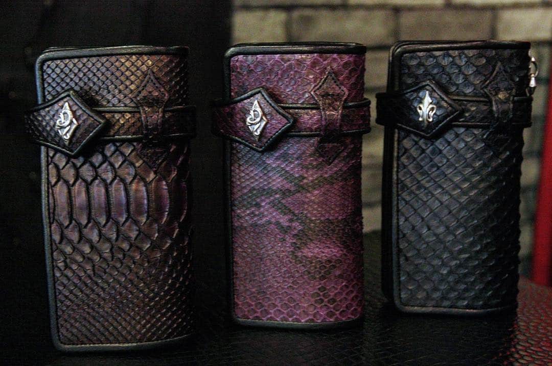 のインスタグラム：「RizardHead Draw the wild wallet#リザードヘッド#rizardhead#パイソン#python#アナコンダ#anaconda#エキゾチックレザー#exoticleather#ウォレット#wallet#オーダーメイド#ordermade」