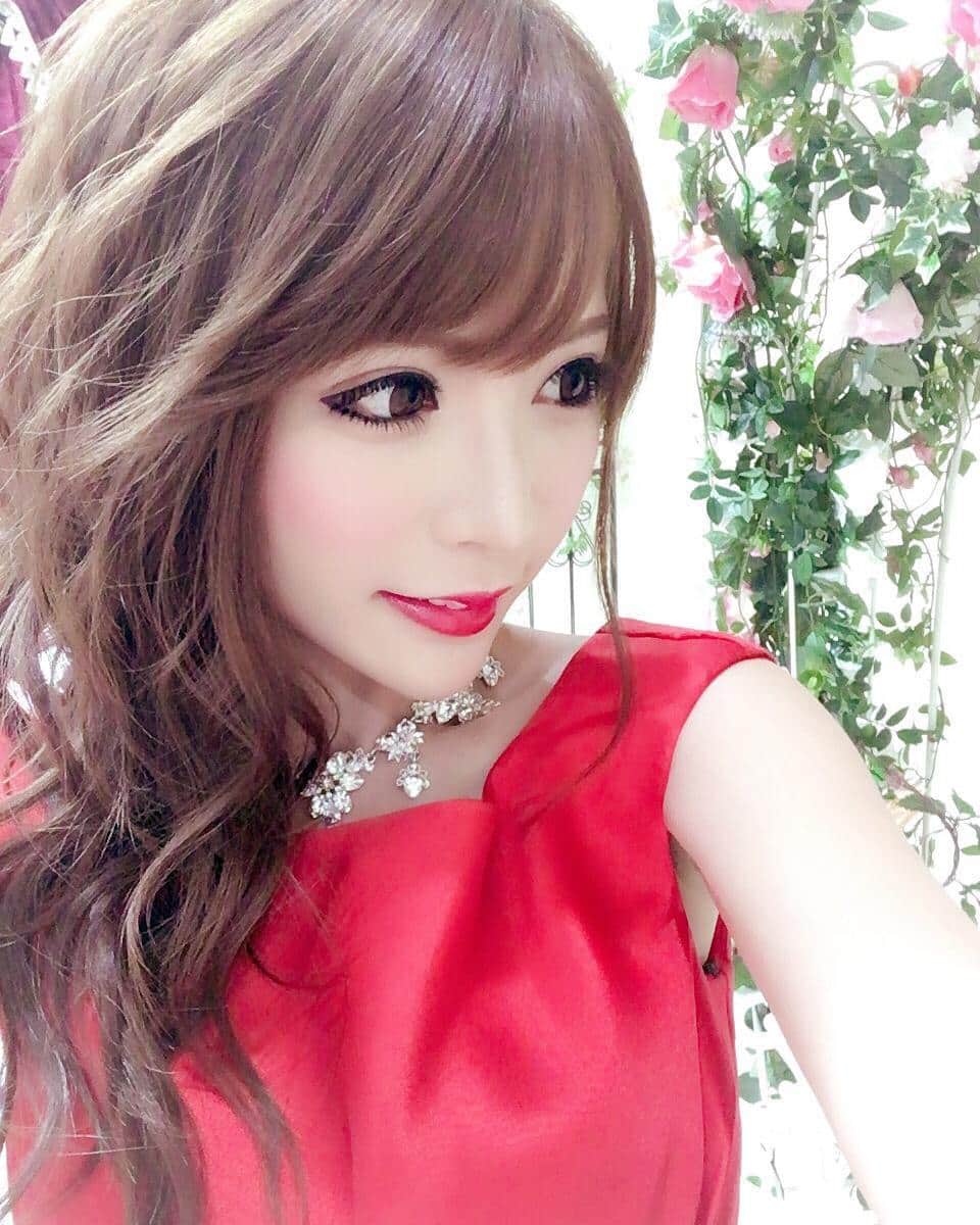 優月美羽さんのインスタグラム写真 - (優月美羽Instagram)「赤ドレスかわいいっ！(っ＞ω＜с)  #赤ドレス #maisondebeaute #撮影 #スタジオ #メゾンドボーテ撮影 #お疲れ様でした」11月21日 17時53分 - miu.yuzuki
