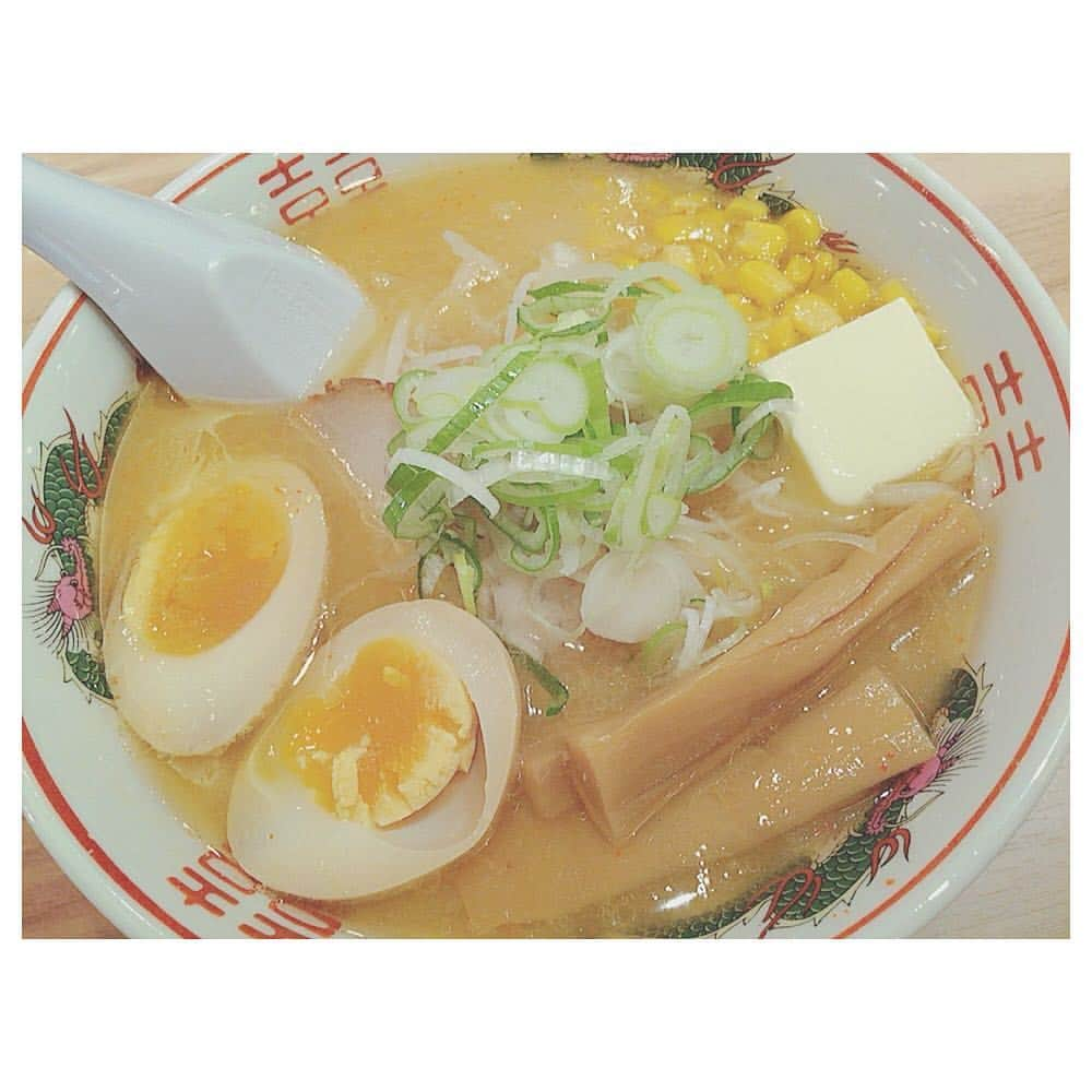 河野穂乃花のインスタグラム：「ラーメン食べれた🍜🐄🌽#北海道#ラーメン#味噌バターコーン」