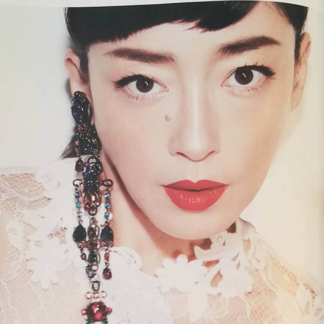 黒田啓蔵さんのインスタグラム写真 - (黒田啓蔵Instagram)「Numero TOKYO  DECEMBER 2016  宮沢りえさんの、ヘアメイクをさせていただいてます、みてくださいね #numero #numerotokyo #ヘアメイク #うつくしい人」11月23日 15時50分 - kurodakeizo