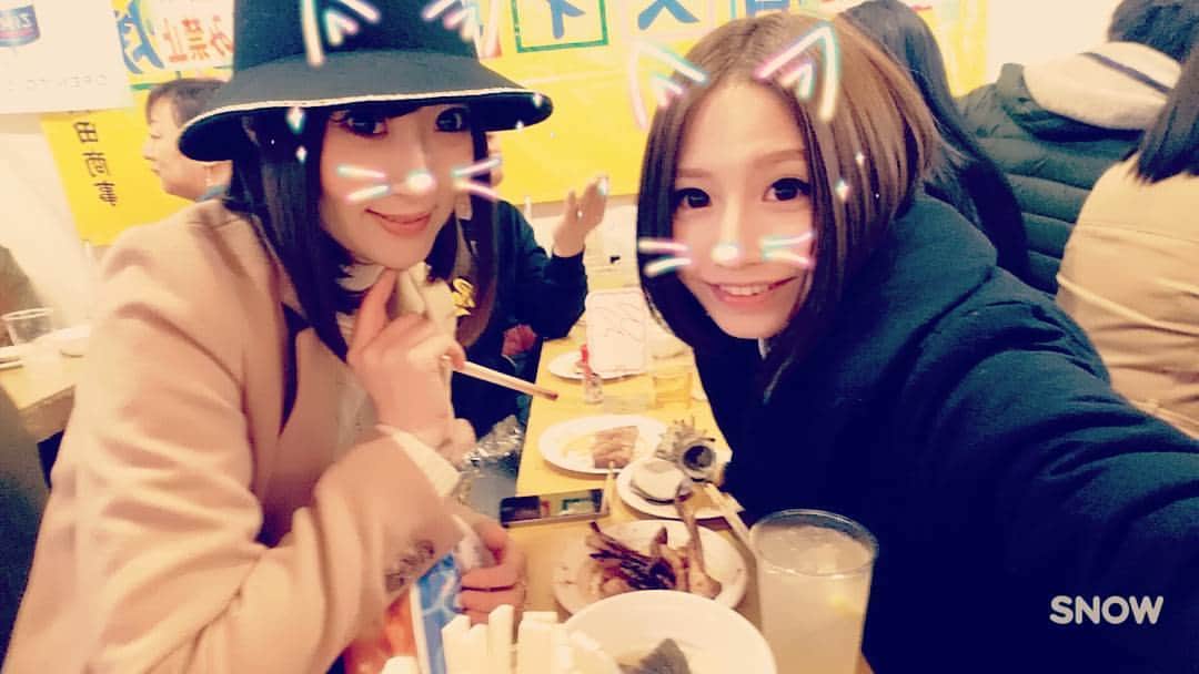 水樹りさのインスタグラム：「酉の市🍻🏮 #商売繁盛祈願 #商売繁盛 #熊手 #花園神社 #日本酒 #女子会  #飲み会」