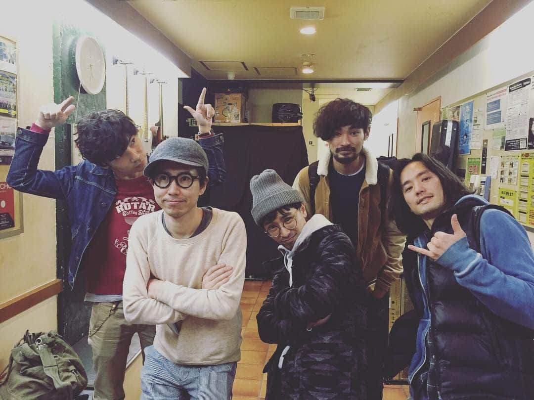 田口恵人のインスタグラム：「そして、今日から名古屋へ！  U&DESIGN綾部さんxUNCHAIN谷川さんのユニット、ジェームスアンドチャーリー のベースサポートさせてもらいます！！ バンドセットは ドラムに脇山 広介さん  ギターに粂 絢哉さん 素晴らしいミュージシャンと供に チョーご機嫌なgroove出して行きます👊🏿 11/24 名古屋 sunset Blue 11/25 大阪 雲州堂 11/28 東京 グレープフルーツムーン  皆さんお会いしましょうね(^^)」