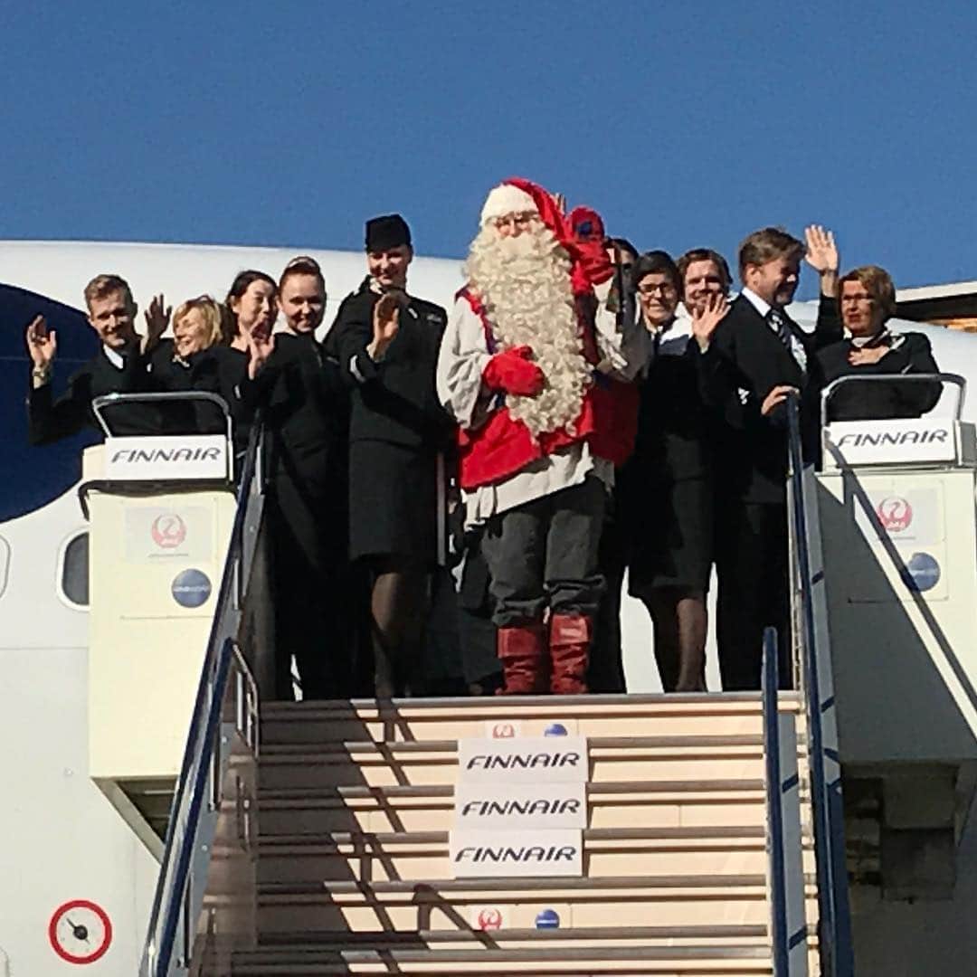 フィンエアーのインスタグラム：「Santa claus from Finland :) #feelfinnair」
