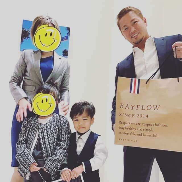 岡田雅利のインスタグラム：「下の子供の七五三いってきましたー！！ 日に日に成長しますねーー( ͡° ͜ʖ ͡°) で！！買い物いってきましたーー！！（╹◡╹）おわりーーー笑笑 #BAYFLOW #七五三3歳 息子」