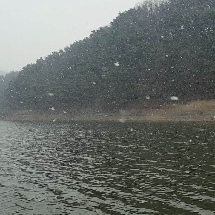 ソン・セヒョンのインスタグラム：「#으악 #눈 #진짜마니온다 ❄❄」