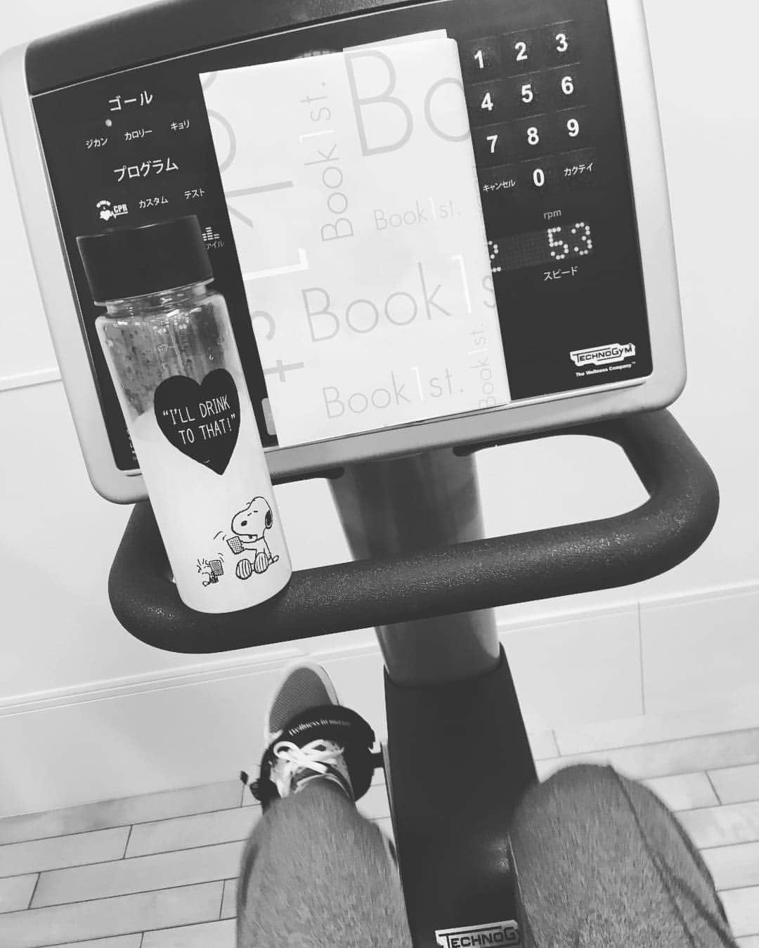 笛木優子のインスタグラム：「出来る日は夜もこれから有酸素をやろうと。。。🚴 しっかし、汗全然っ出ないな〜〜💦」