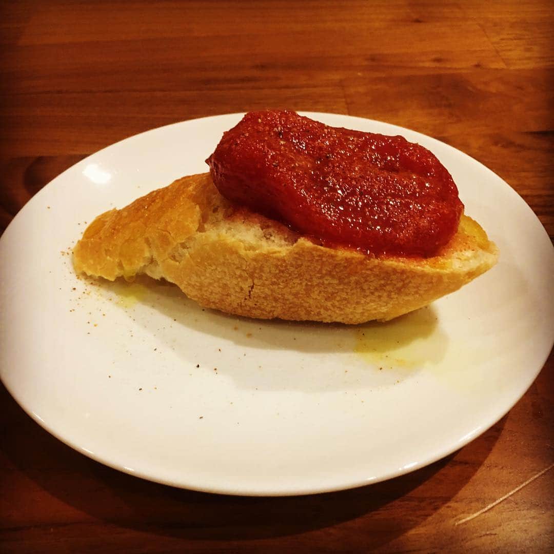 赤西仁さんのインスタグラム写真 - (赤西仁Instagram)「A whole tomato Crostini I made. Fxxxxxxk yeahhhh!! #imitation #noutensils #secretconcoctions」11月27日 20時54分 - jinstagram_official