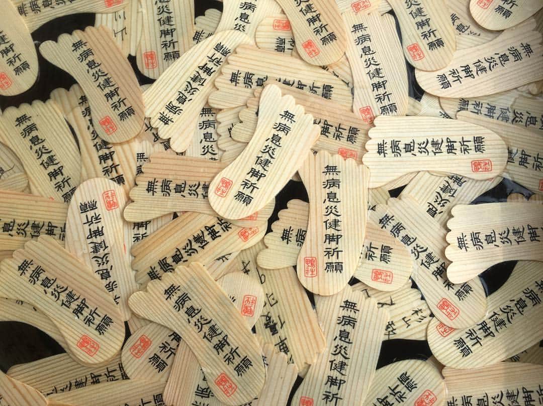 山口夕輝のインスタグラム：「… △背負う … … … #ファインダー越しの私の世界  #写真好きな人に認知もらいたい #camera #canon #canoneosm3 #coregraphy #photooftheday #webstapick #nmb48 #idol #ig_japan #Japan #御手洗祭 #京都 #kyoto」
