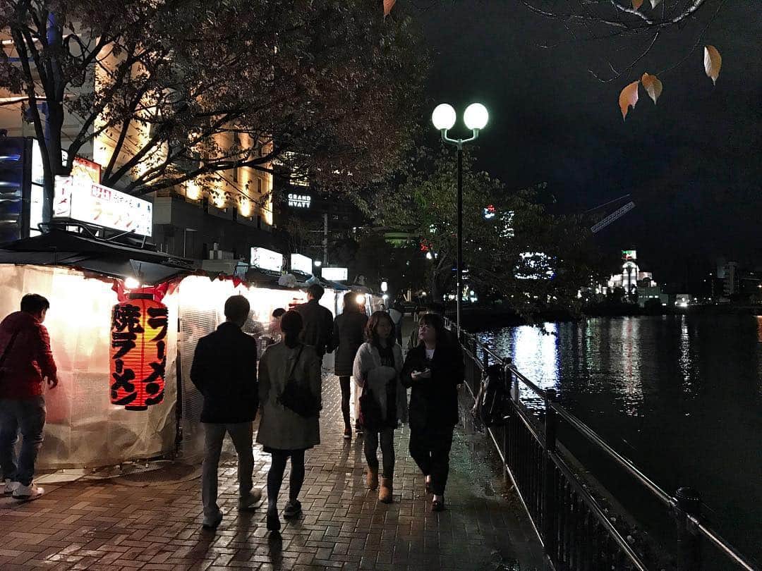 石川涼さんのインスタグラム写真 - (石川涼Instagram)「どこからともなく友達が合流してくる、福岡はほんとにいい街。将来は福岡で暮らしたい。  #中洲屋台#中洲#nakasu#fukuoka」11月27日 23時41分 - vanquishceo