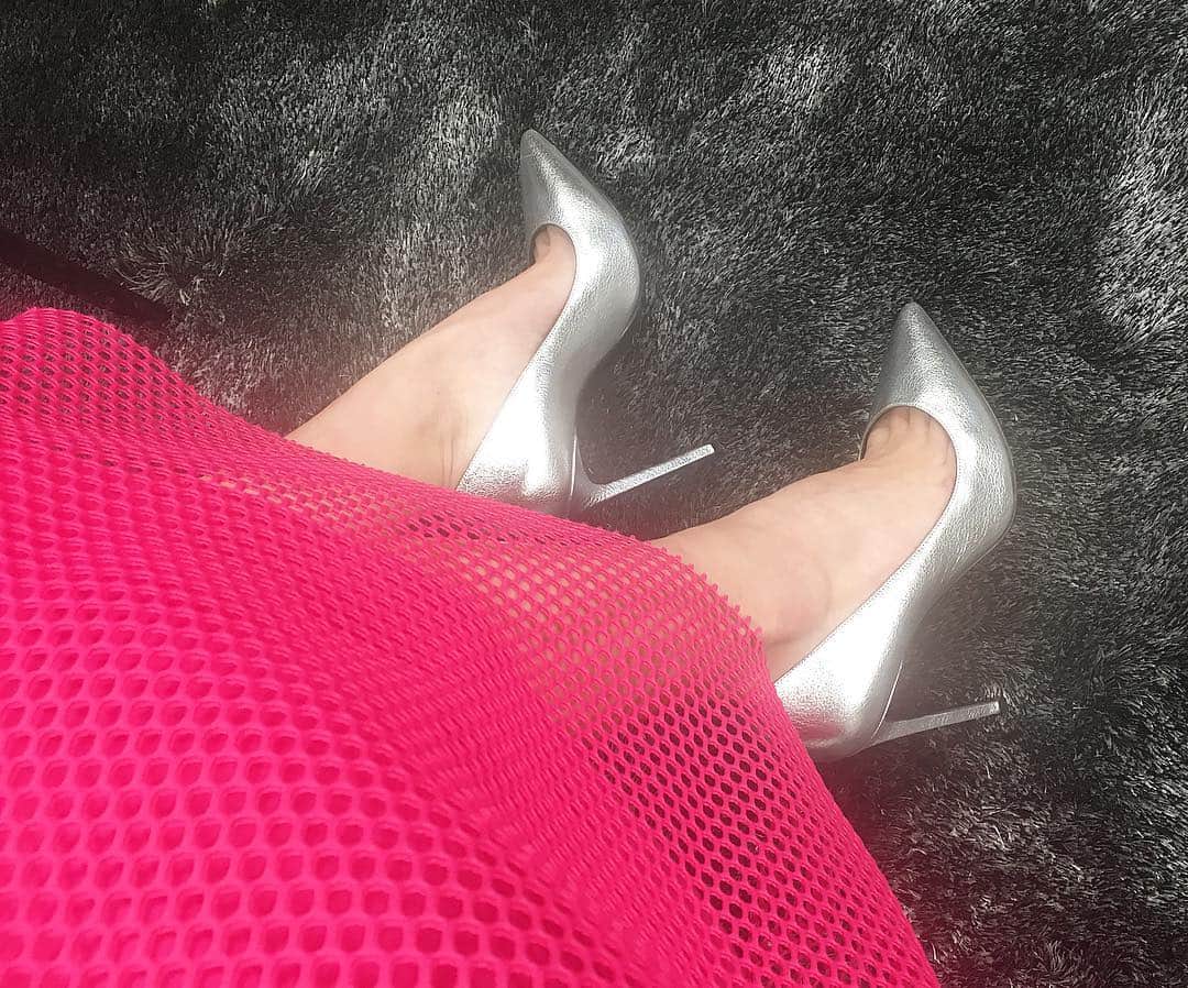 大石絵理のインスタグラム：「💿💖💿💖 #saintlaurent 👠 #ericloset」