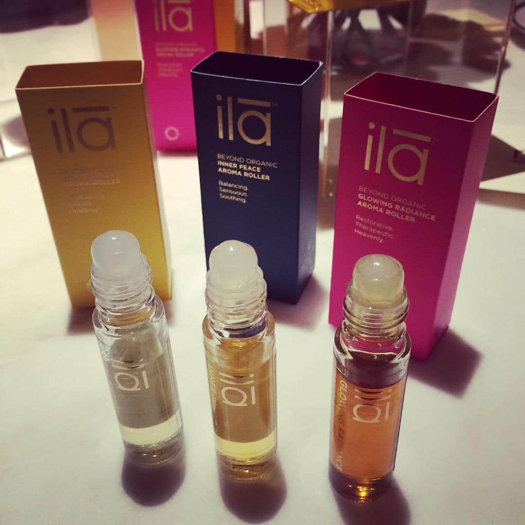 美的 Biteki's official Instagram! さんのインスタグラム写真 - (美的 Biteki's official Instagram! Instagram)「ラグジュアリーなスパブランド「ila(イラ)」のアイテムに、ロールオンアロマが仲間入り。香りは3種。柑橘系のフレッシュな香り「VE」、ジャスミンを中心としたエキゾチックな香り「インピース」、ローズをブレンドしたフェミニンな香り「GR」。香水よりも気軽に身に纏うことができ、香りの癒し効果で肌や心を落ち着かせてくれます。  10ml　4500円(税抜)  2016年11月30日発売  #ila#イラ#ロールオンアロマ#美的」11月28日 18時48分 - bitekicom