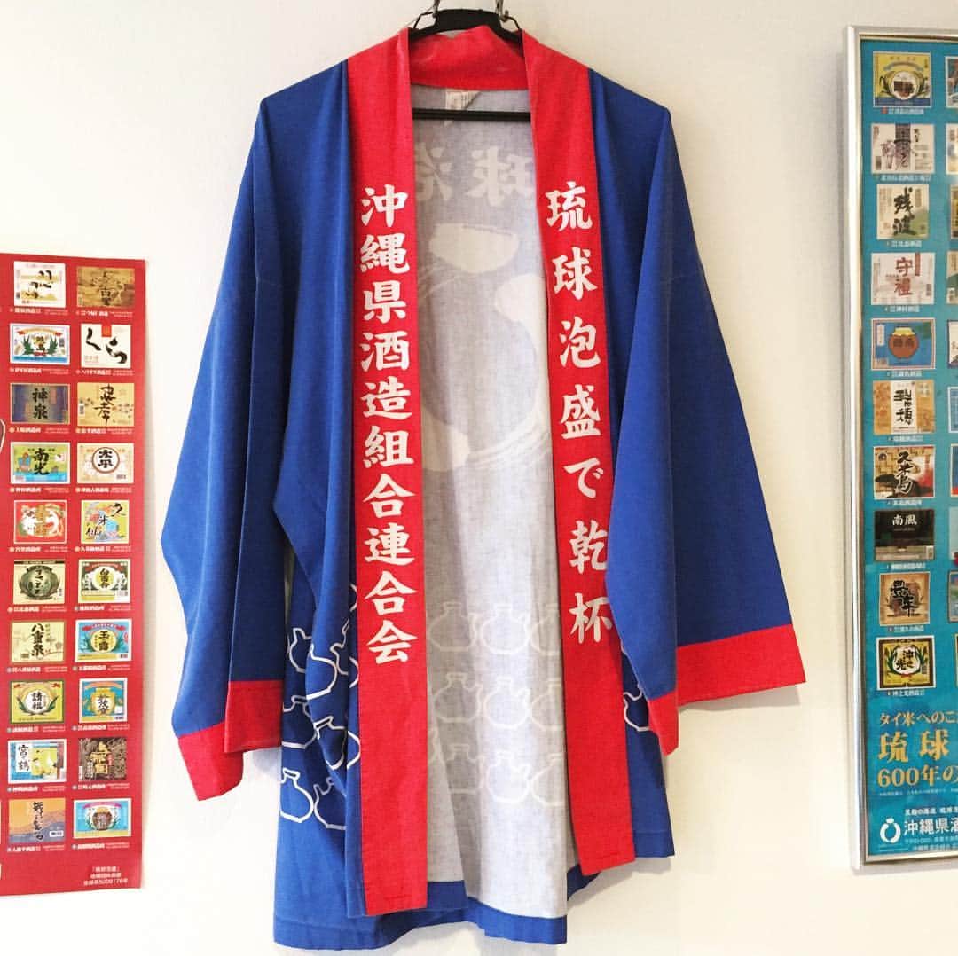 泡盛ノ逆襲のインスタグラム：「THE  RETURN OF  AWAMORI - GUERRILLA STORE MON - SAT 17:00 - 22:00 **SUN CLOSE  #泡盛ノ逆襲 #うりっ上等 #okinawa #古酒 #泡盛 #awamori #沖縄」