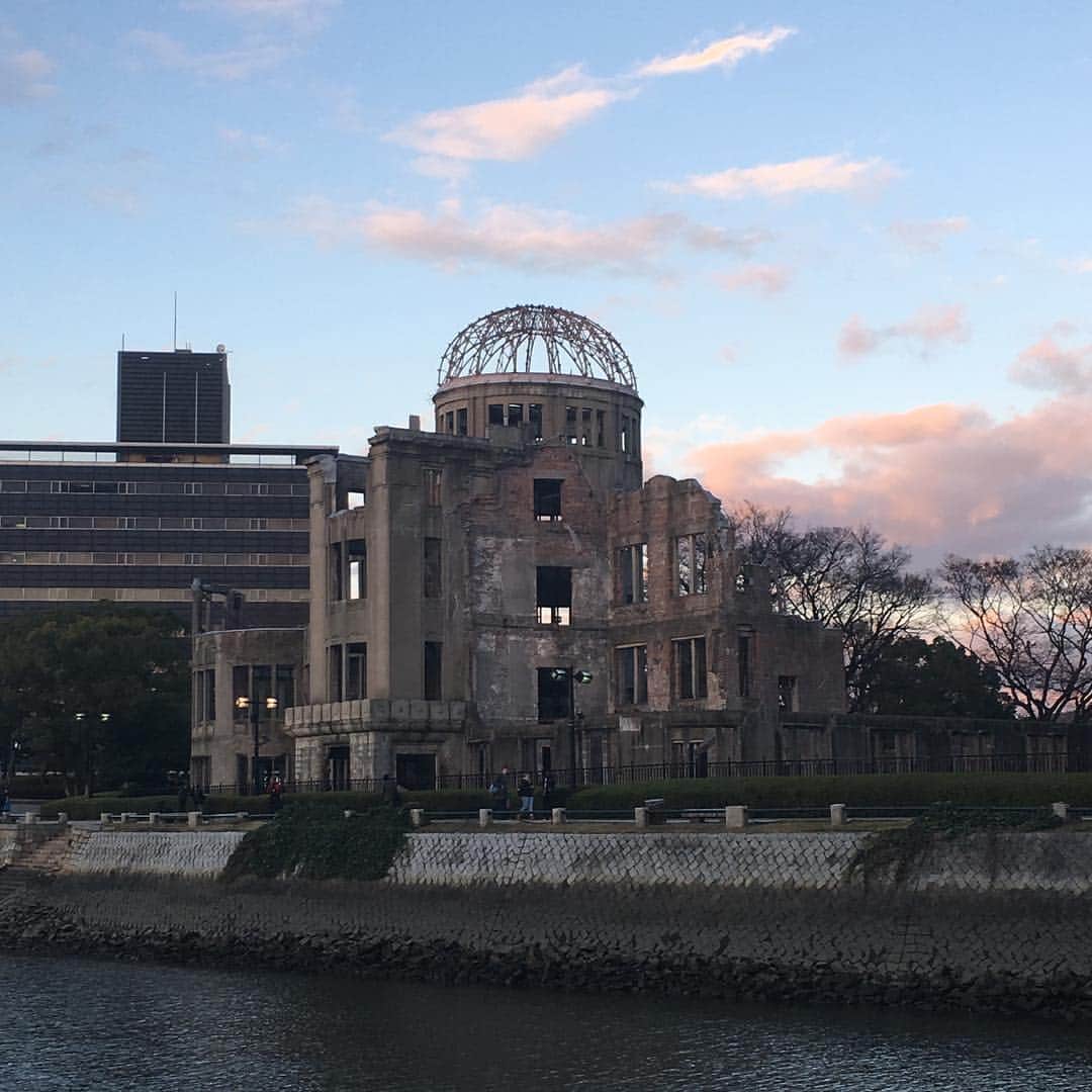 坂倉将吾のインスタグラム：「今日は時間があったから社会勉強😙 原爆被害の悲惨を初めて肌で感じられました！ 人生で1度は行ってみたかった場所に行けたからよかった☺️ #原爆ドーム#平和記念公園#広島」