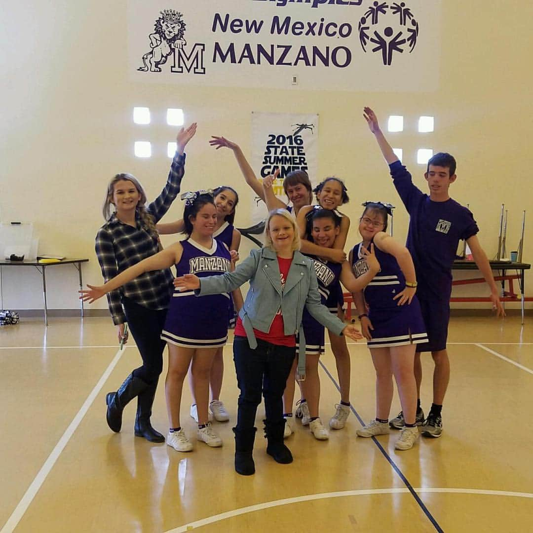 ローレン・ポッターさんのインスタグラム写真 - (ローレン・ポッターInstagram)「I always have a blast with @bestbuddies but New Mexico you guys raised the roof! Perfect way to spend #givingtuesday」11月30日 10時45分 - thelaurenpotter