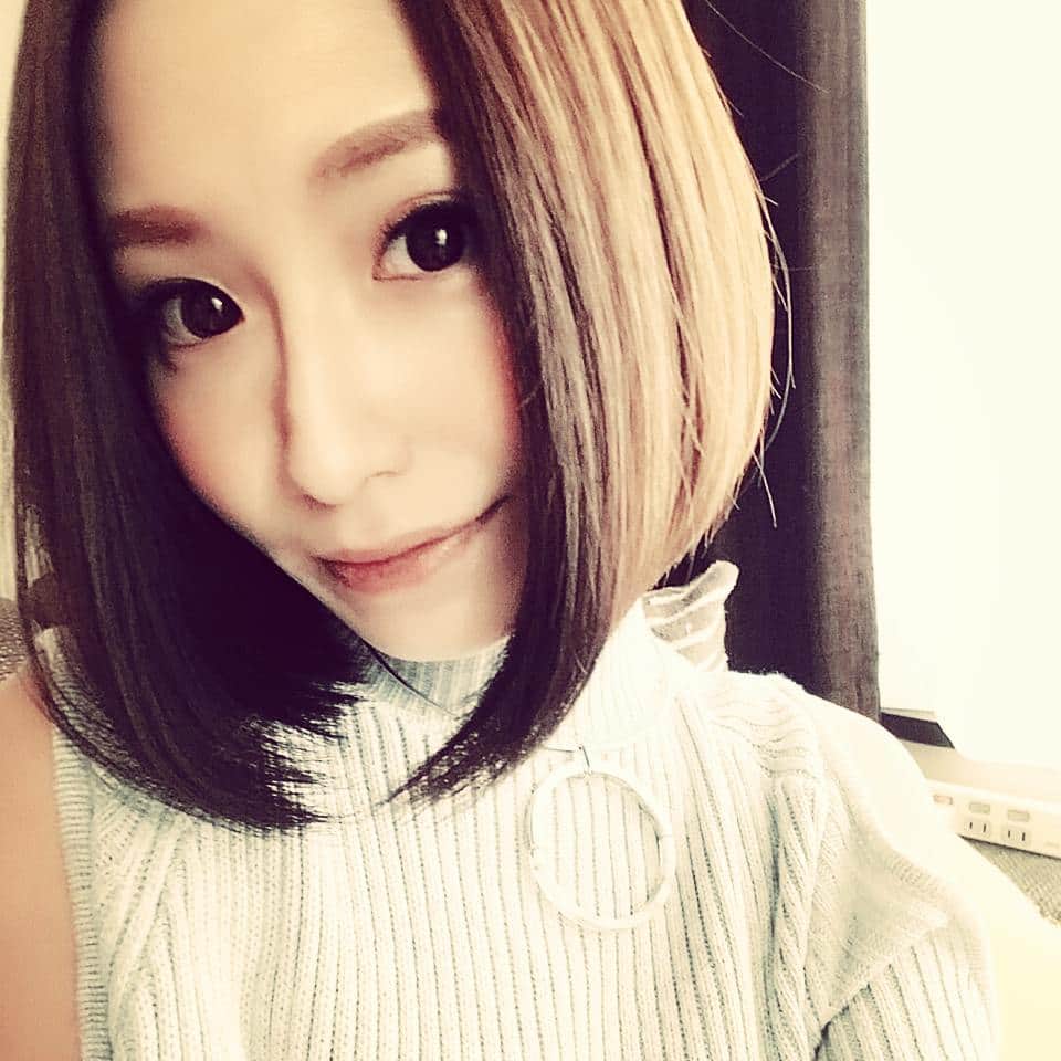 水樹りさのインスタグラム：「gooood morning!😮😀😚😘 #早起き さん#お仕事 前に #モーニング#なう  #朝 は#カフェイン  #いってきます」
