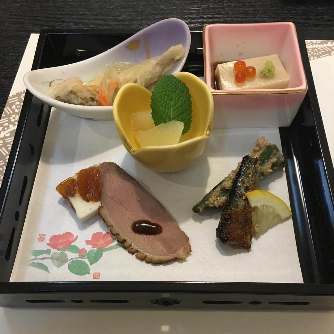 林彰洋のインスタグラム：「I haven't eaten lunch long time with wife ;) #和 #嫁 #japanese #wife #had #a #good #meal #thanks  #もみじ庵 #鳥栖」