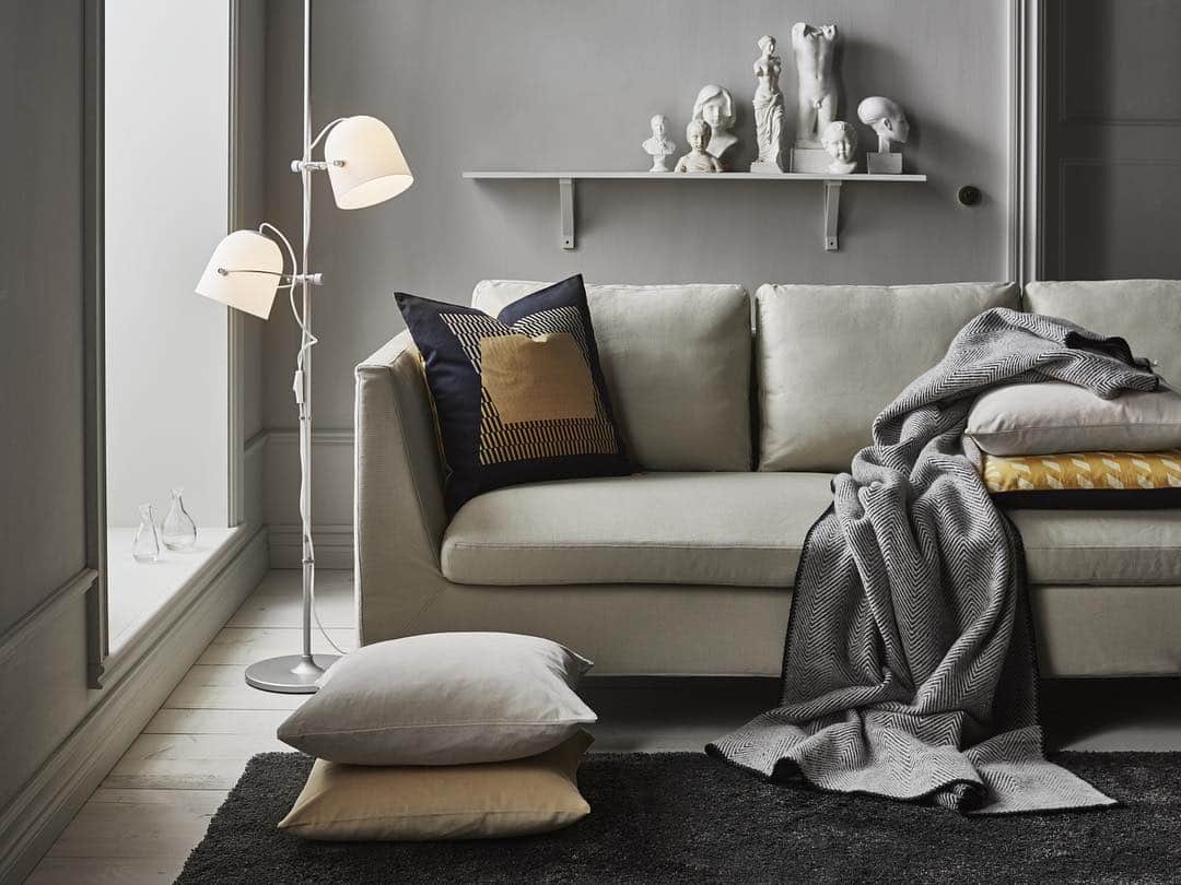 IKEA Austriaさんのインスタグラム写真 - (IKEA AustriaInstagram)「Pläne fürs Wochenende: Couchsitting mit der Wolldecke! 😄 Und du so? #IKEAat #STRIMLÖNN #EinerMussEsTun #HalloWochende #qualitytime #IKEA」12月3日 17時05分 - ikeaaustria