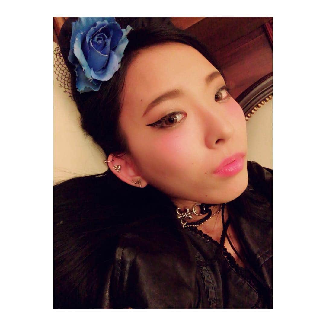 彩姫さんのインスタグラム写真 - (彩姫Instagram)「皆さんにはやく見せたいものがたくさん💭💭💭 楽しみにしといてよ😈💕💞💕 #saiki #bandmaid #cromehearts #が大好き #おやすみ」12月4日 0時03分 - saiki_bandmaid
