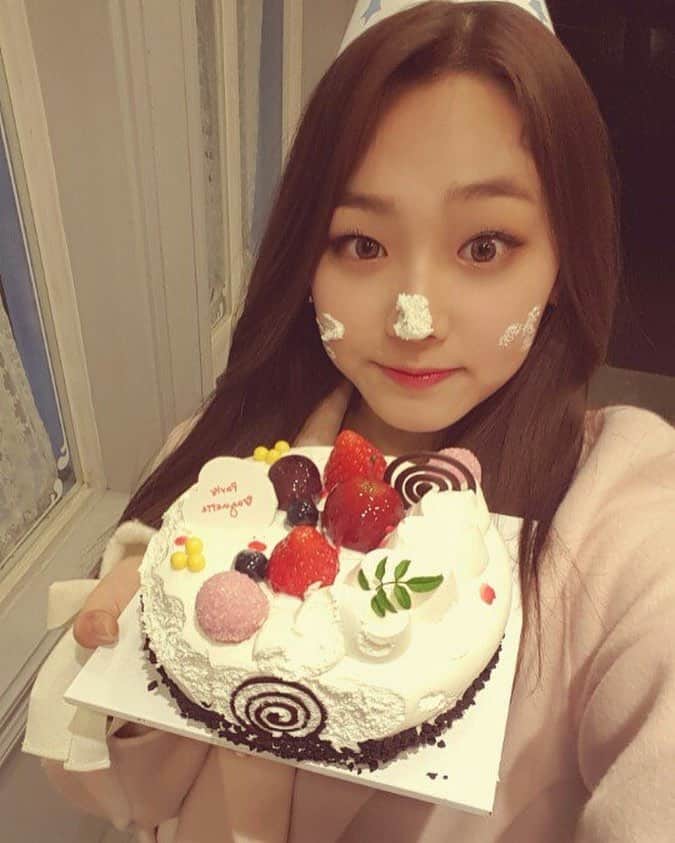 Kang Minaのインスタグラム：「[#미나] 161204 #gugudan 의 귀염둥이 미나의 생일을 진심으로 축하합니다! HAPPY BIRTHDAY TO #MINA #구구단 #MINADAY」