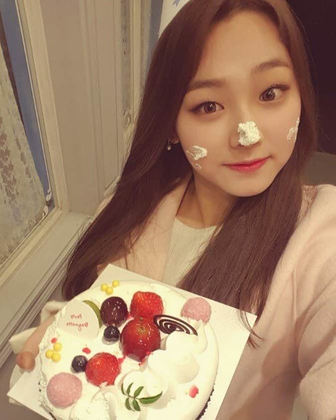 Kang Minaのインスタグラム：「[#미나] 161204 #gugudan 의 귀염둥이 미나의 생일을 진심으로 축하합니다! HAPPY BIRTHDAY TO #MINA #구구단 #MINADAY」