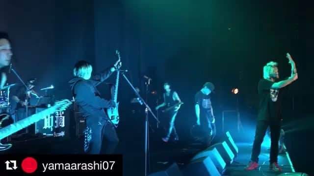 KAI_SHiNEのインスタグラム：「#Repost @yamaarashi07 with @repostapp ・・・ #山嵐 #骸骨祭り #REDROCK #20thAnniversary #BoxersRoad」