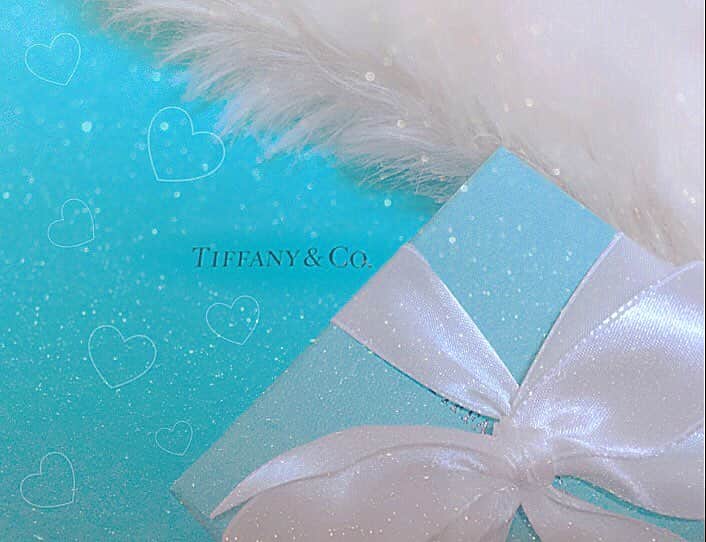 山根 栞菜のインスタグラム：「🎁❤︎❤︎❤︎」