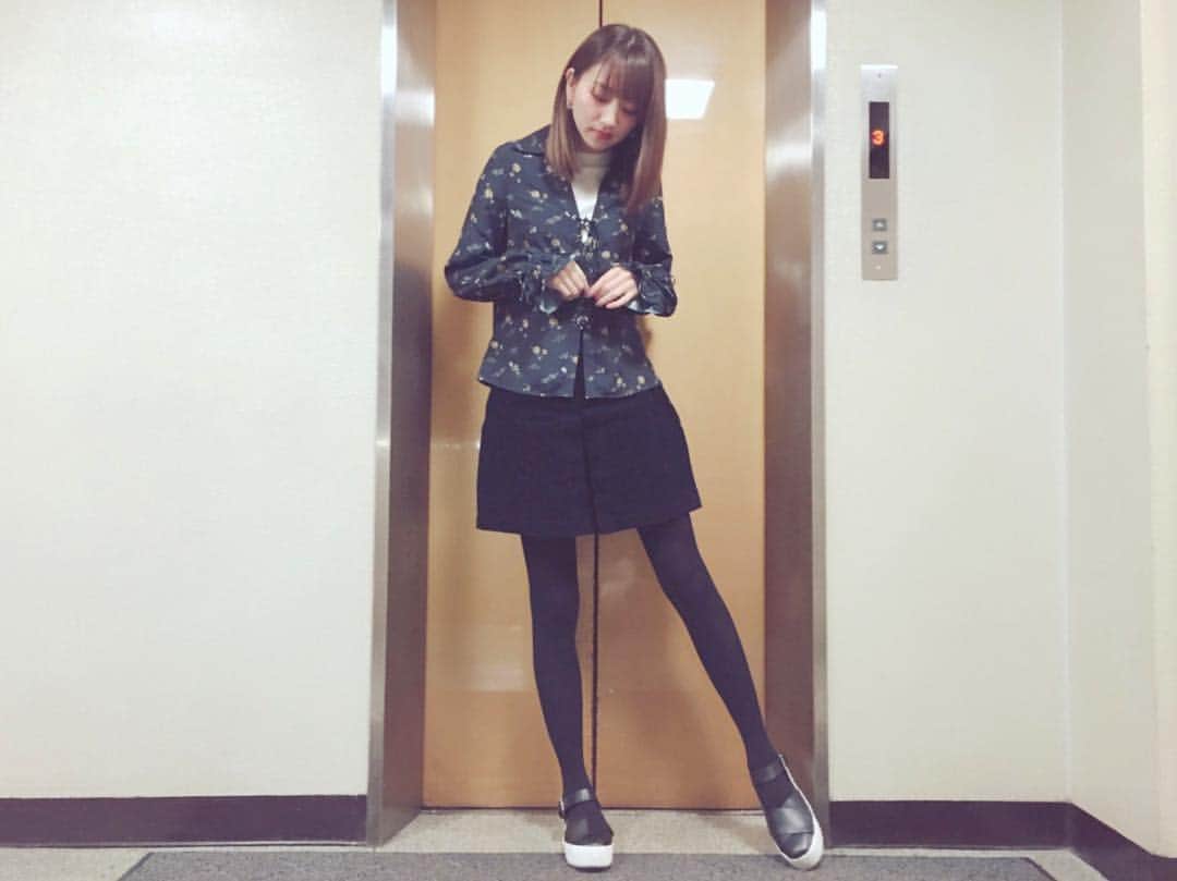 鹿沼憂妃さんのインスタグラム写真 - (鹿沼憂妃Instagram)「私服さん。 トップス…SLY スカート…ZARA クツ…F-TROUPE タイツの季節ですな〜 タイツあんま好きくない🙅笑」12月5日 19時30分 - shika_0225