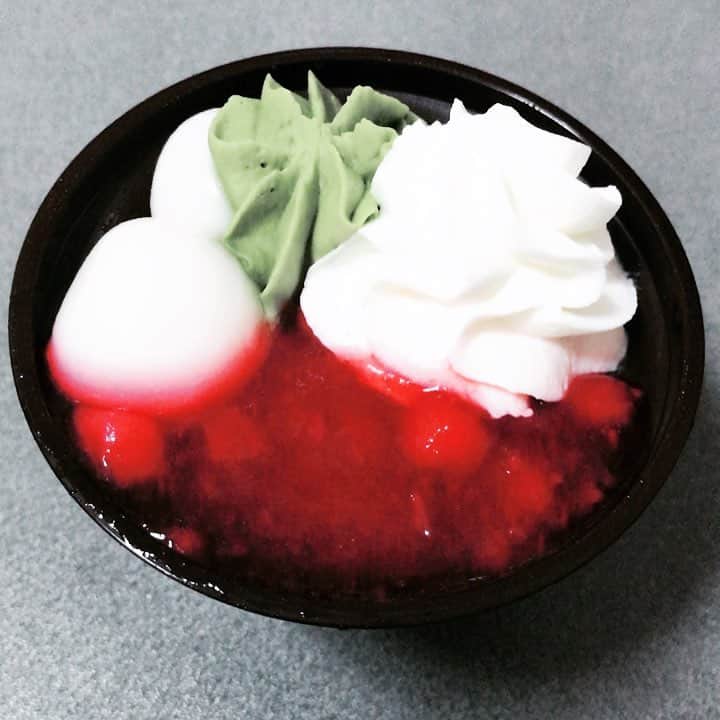 ゆずの小町 東陽町店のインスタグラム：「何故仕事終わりの甘いものがとても美味しく感じるのでしょうか、、、 やめられないε-(´∀｀; ) #仕事終わりのスイーツ  #ゆずの小町  #ゆずの小町東陽町店  #甘いものが好きすぎる  #太るいっぽう  #でもやめられない  #セブンイレブンスイーツ  #誰か止めておくれ」