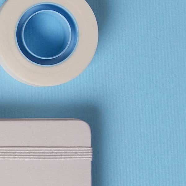 moleskine_jpのインスタグラム：「整理整頓は、生産性を高める鍵となります。 #モレスキン ツールを使って、あなたのワークスペースをきれいに整えてみませんか？ #moleskineJP」