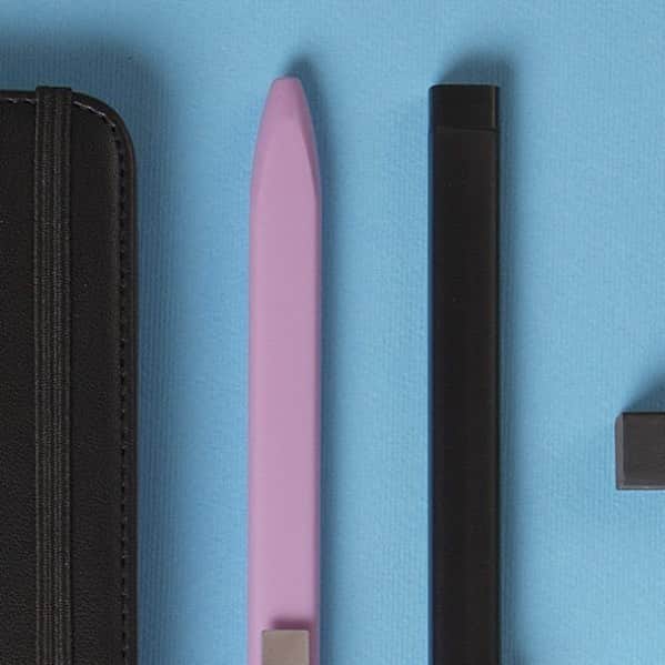moleskine_jpのインスタグラム：「「ローラーペン」や「クリックボールペン」はカラーバリエーションが豊富。オフィスの雰囲気やあなたの個性にぴったり合うものを探してみて下さい。 #モレスキン #moleskineJP」