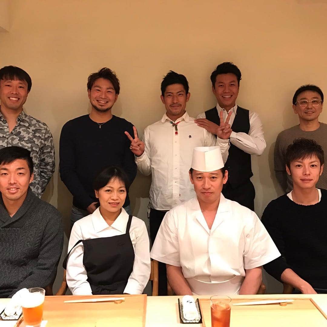 祖父江大輔のインスタグラム：「#忘年会#吉乃#お寿司#吉見一起#浅尾拓也#岩田慎司#大野雄大#田島慎二」