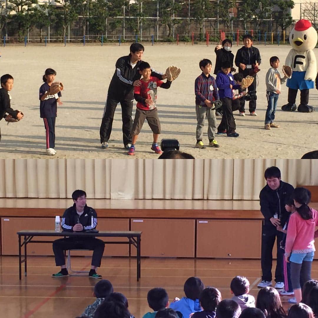 和田毅さんのインスタグラム写真 - (和田毅Instagram)「今日、午後から福岡市の有住小学校に夢の課外授業の講師としてお招きいただき、『夢』について話させてもらいました。 子供たちの真剣な眼差しがとても嬉しかったです。とても素晴らしいを経験をさせてもらいました。有住小学校のみなさん、そして企画して頂いた21世紀倶楽部のみなさん、ありがとうございましたm(__)m #ホークス #夢の課外授業 #21世紀倶楽部 #有住小学校 #夢」12月8日 17時51分 - tsuyoshiwada.21