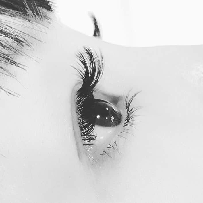 神田うのさんのインスタグラム写真 - (神田うのInstagram)「#eyelash #extensions #eyelashextensions #マツエク #まつげエクステ #eye #目 #ノーメイク #スッピン」12月9日 23時32分 - unokandaofficial