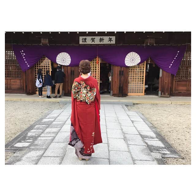 千田麻実のインスタグラム：「素敵にとびきり輝ける年に。。🎍⛩🎍 #謹賀新年 #2017年 #最高の一年に #します #宜しくお願い致します」